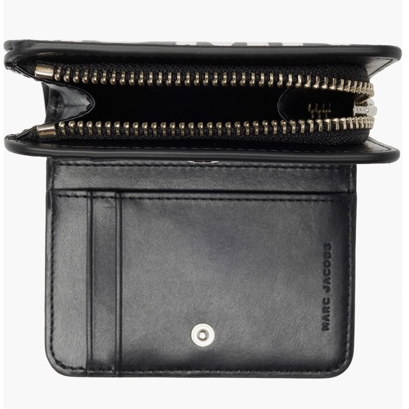 Marc Jacobs Wallet - Picture 3 of 5